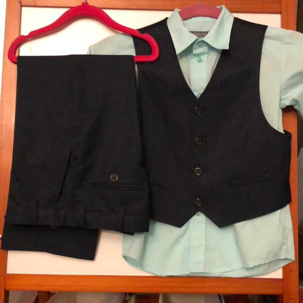Kenneth Cole Reaction boys suit.
